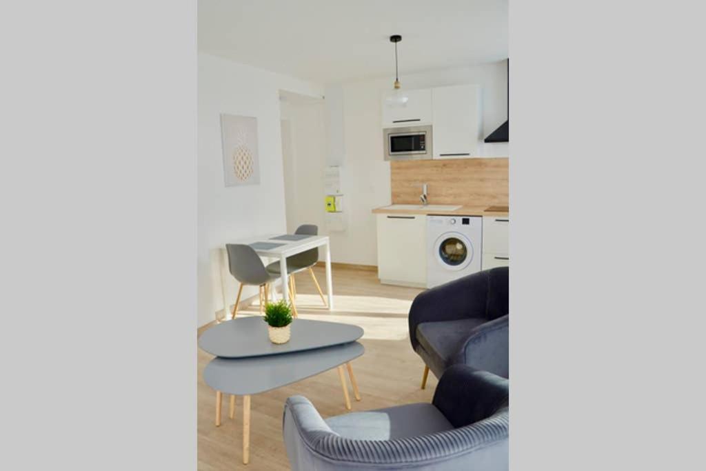 Dolmen Adrien 5 Apartment Тур Екстериор снимка