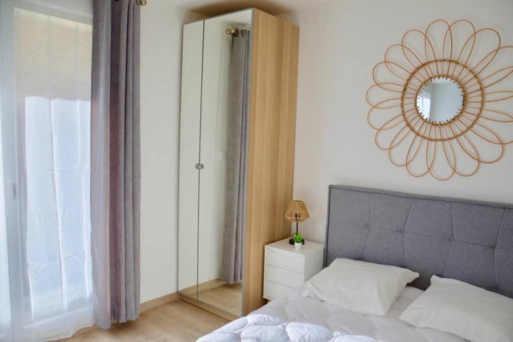 Dolmen Adrien 5 Apartment Тур Екстериор снимка