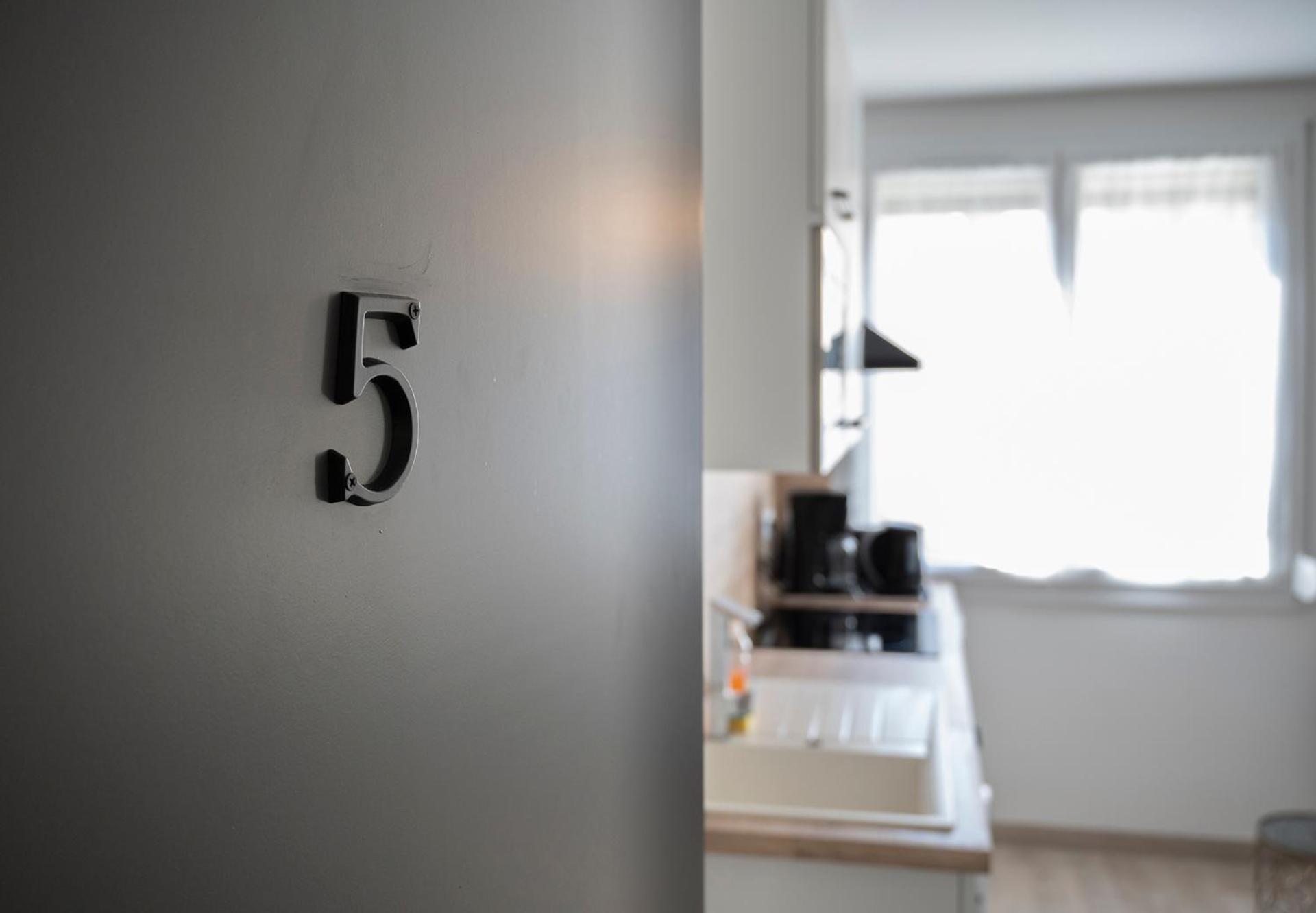 Dolmen Adrien 5 Apartment Тур Екстериор снимка