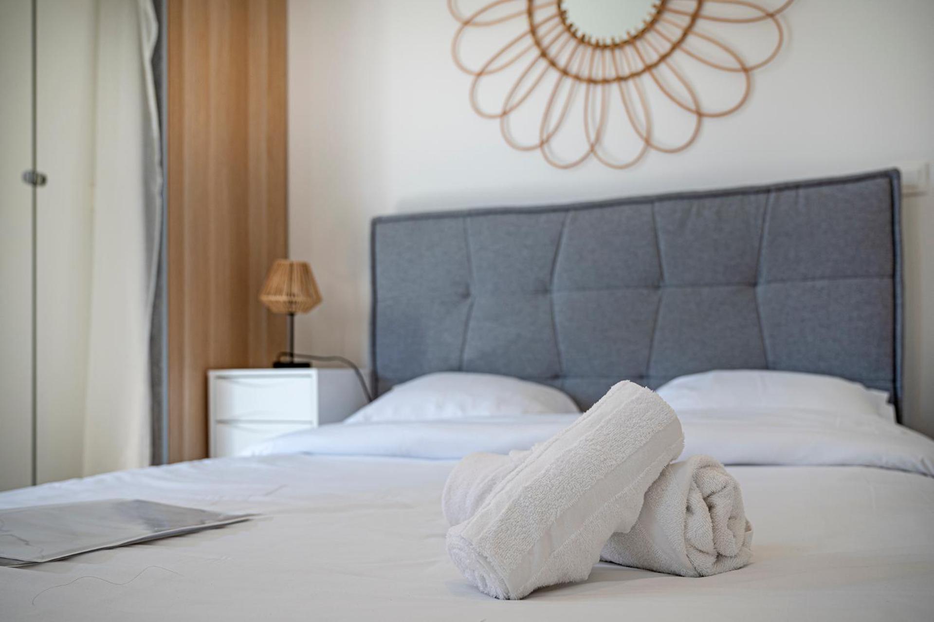 Dolmen Adrien 5 Apartment Тур Екстериор снимка