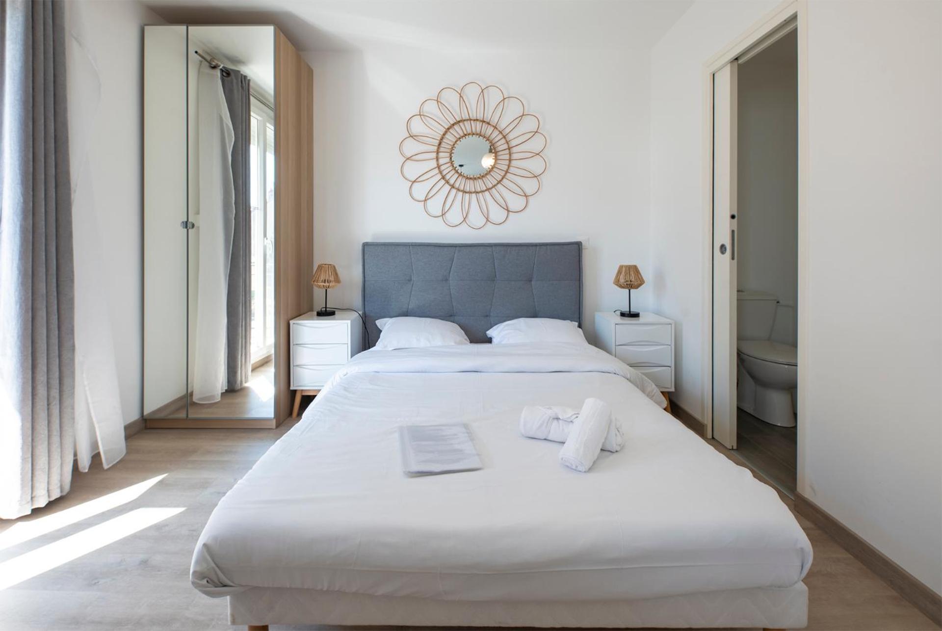 Dolmen Adrien 5 Apartment Тур Екстериор снимка